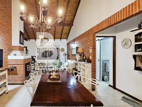 Casa en Venta con 1 cochera