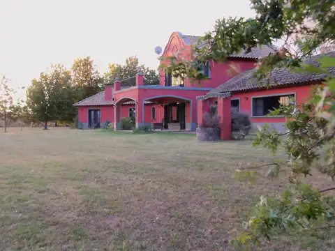 Casa 5 ambientes con 4 baños