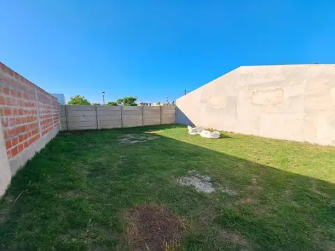 Casa 3 ambientes con 1 baño