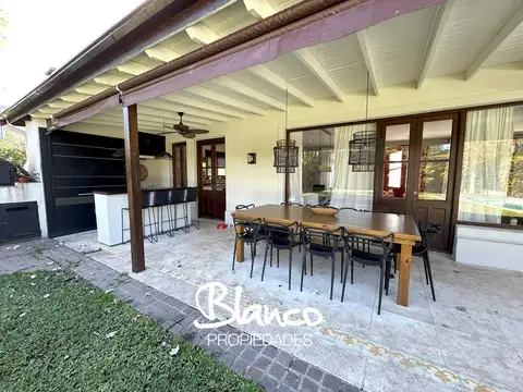 Casa 4 ambientes con 3 baños