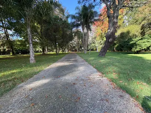 Quinta en Alquiler con 5 cocheras