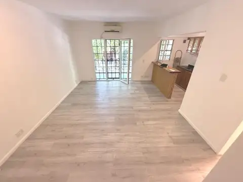 Depto Tipo Casa en Venta con 1 cocheras