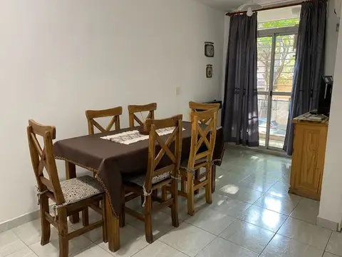 Departamento un dormitorio al frente,con balcón. Echesortu. Excelente zona