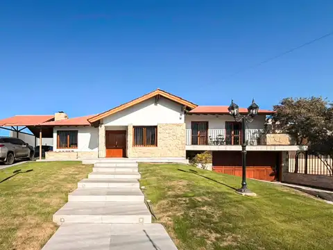 AMPLIA CASA CON PILETA Y QUINCHO COLONIA SEGOVIA