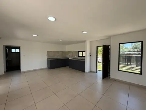 Casa 4 ambientes con 1 baño