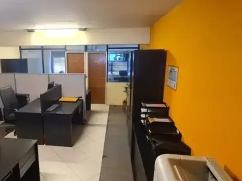 Se alquila un edificio para uso de oficina y depósito - Parque Patricios