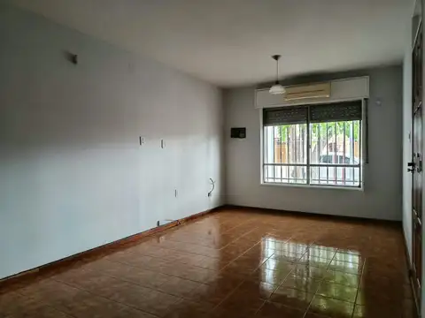 Venta casa con pileta en Las Heras