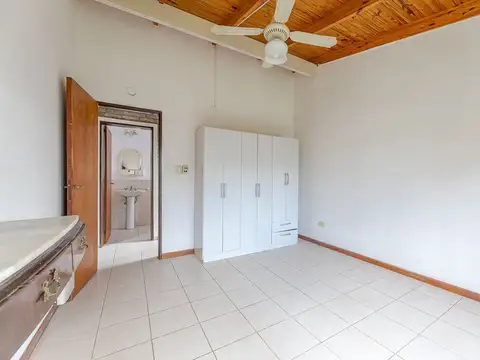 Casa 2 ambientes con 1 baño