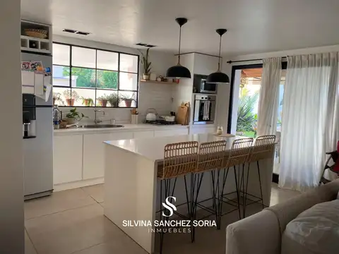 Casa 4 ambientes con 3 baños