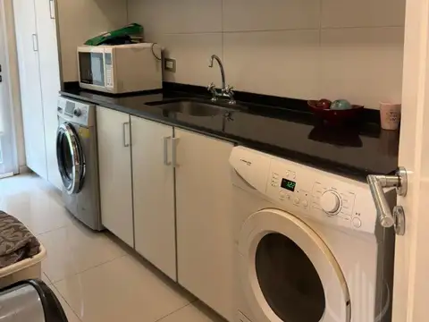 Casa en Venta con 5 cocheras