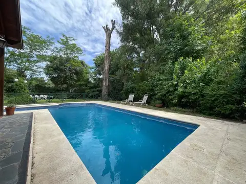 Casa 5 ambientes con 2 baños