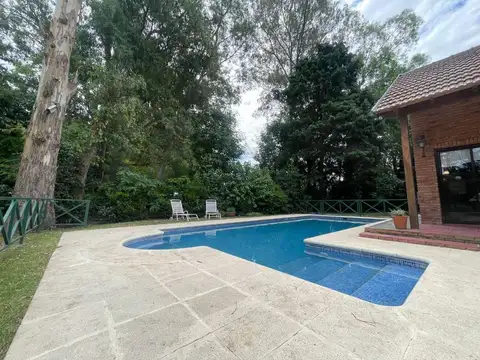 Casa en Venta en Country El Paraíso, USD 150.000
