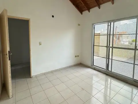 DEPARTAMENTO 2 AMBIENTES CON PATIO PROPIO   VENTA   SAN JUSTO