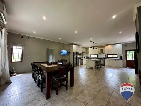 Casa 4 ambientes con 3 baños