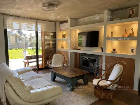 Casa 5 ambientes con 2 baños