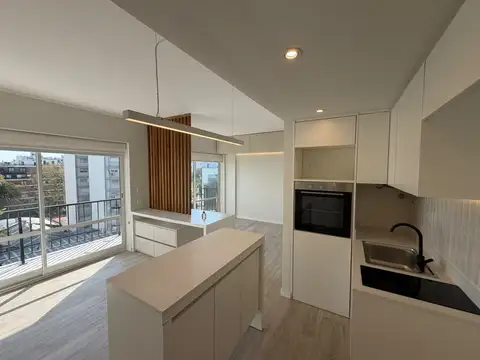 Venta Monoambiente totalmente refaccionado a nuevo con balcón corrido y vista ab