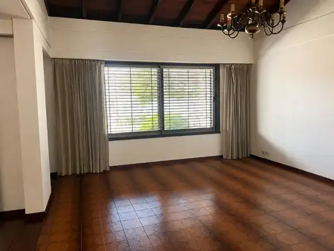 Casa 6 ambientes con 3 baños