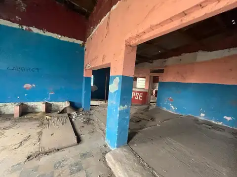 Casa 6 ambientes con 2 baños