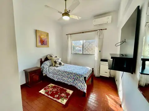 VENTA CASA MULTIFAMILIAR JARDIN Y COCHERA WILDE