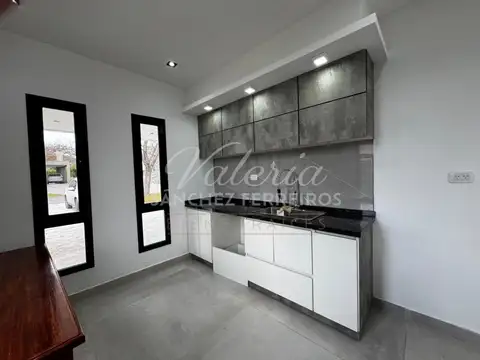 Casa en Venta con 1 cochera
