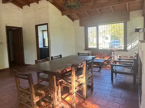 Casa 3 ambientes con piscina