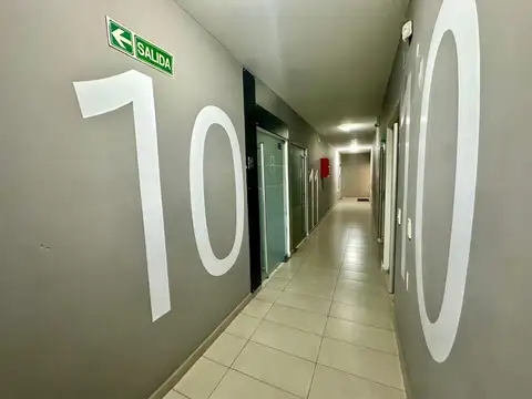 Oficina en Alquiler con 1 cochera