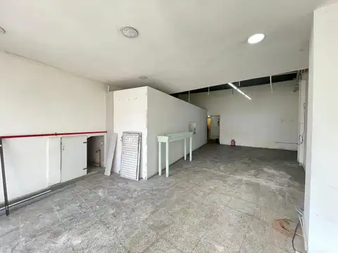 BIEN UBICADO PUNTO COM  local + obra 1º piso a terminar