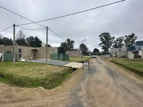 Terreno en Las Alondras calle 407 entre 19 y 21