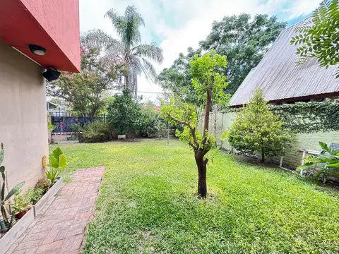 CASA 4 AMBIENTES VENTA PARQUE LELOIR PARQUE
