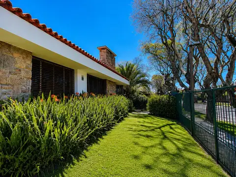 Venta casa 4 dormitorios garaje Punta Gorda