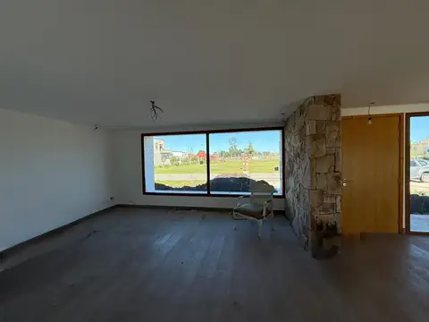 Casa en Alquiler en Barrio Arenas Chico, USD 2.000