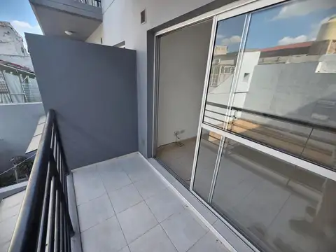 Maza 1800, Piso 1