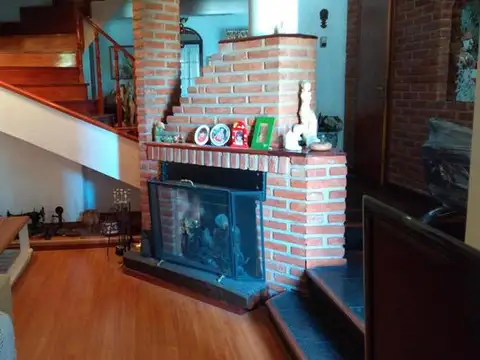 Casa 5 ambientes con 3 baños