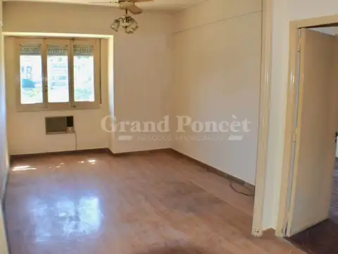 Av. Bernardo de Irigoyen 500