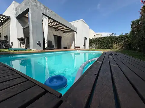 Casa en Venta en La Cañada de Pilar - Los Robles, USD 197.000