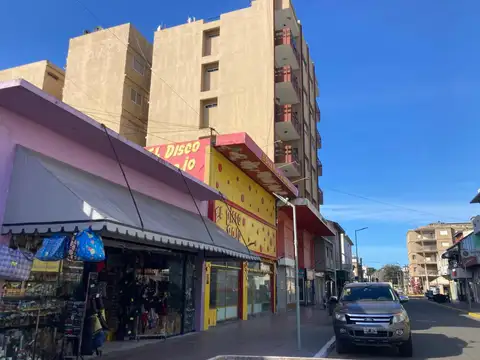 Calle 1 2400, Piso PB