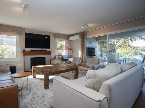 VENTA APARTAMENTO VISTA AL LAGO BARRA DE CARRASCO