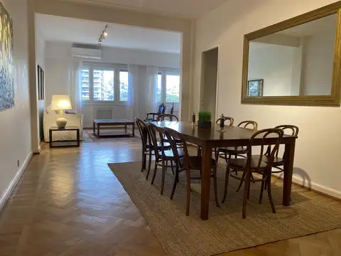 Recoleta | Piso Francés Frente a Plaza Vicente López | Reciclado a Nuevo