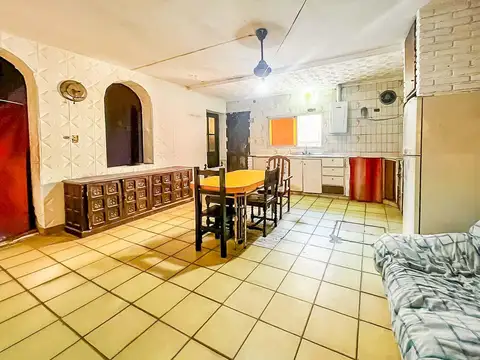 VENTA/PERMUTA – Casa 5 dormitorios. Abasto, Rosario.