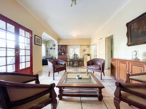 Casa 4 dormitorios Venta - La Lucila-Vias/Maipu