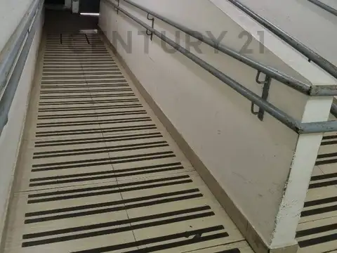 Aristóbulo del Valle 200, Piso 9