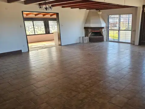 Casa en Alquiler en Funes, $ 1.200.000