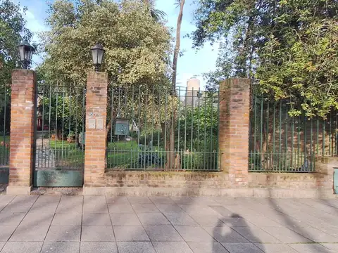 Casa en Venta con 7 cocheras