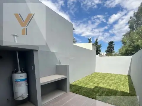 Casa en Venta al Este