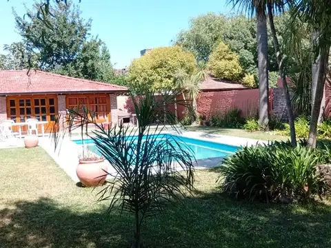 Las Acacias al 600