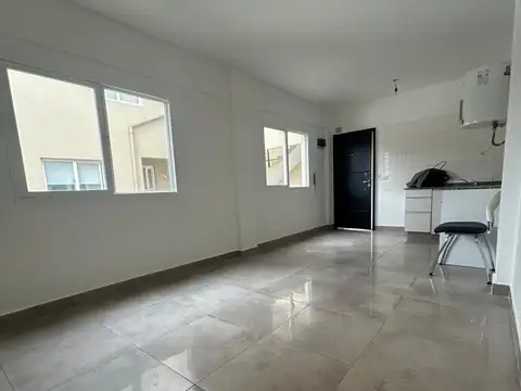 Departamento en Alquiler en Lomas del Mirador, $ 550.000