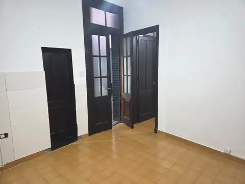 Depto Tipo Casa en Alquiler 80 años