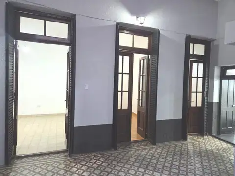 Av San Juan 3656 , Piso PB