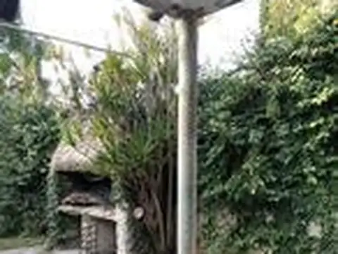 Casa 5 ambientes con 1 baño