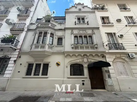 Casa restaurada 370m2. Ideal uso comercial